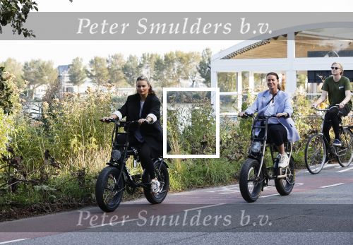 Amsterdam 22 september 2020
Skyler en Lia Witschge op hun electrische Knaap fietsen
