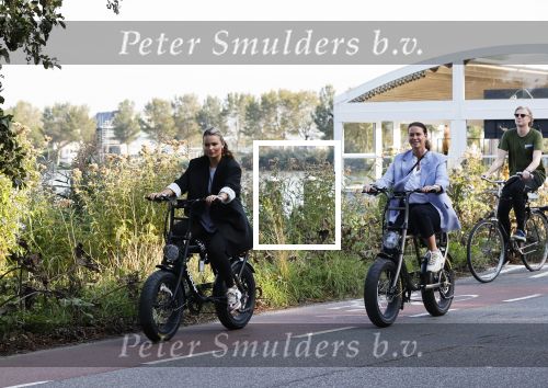 Amsterdam 22 september 2020
Skyler en Lia Witschge op hun electrische Knaap fietsen