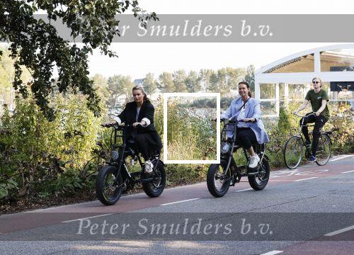 Amsterdam 22 september 2020
Skyler en Lia Witschge op hun electrische Knaap fietsen