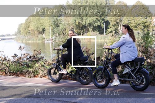 Amsterdam 22 september 2020
Skyler en Lia Witschge op hun electrische Knaap fietsen