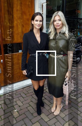 Amsterdam 29 september 2020
Presetatie Amsterdam XXXL magazine met Kim Feenstra op de cover.
Stephanie Tency en Suus de Brock