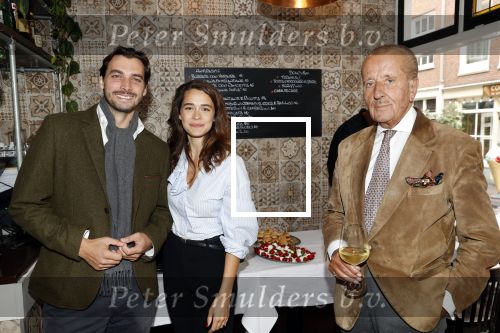 Amsterdam 27 september 2020
Expositie Davide Heijmans . De expositie heet 24/24 San remo en  hangt bij restaurant La Trattoria Di Donna Sofia in de Jordaan. Davide met partner Thierry Baudet