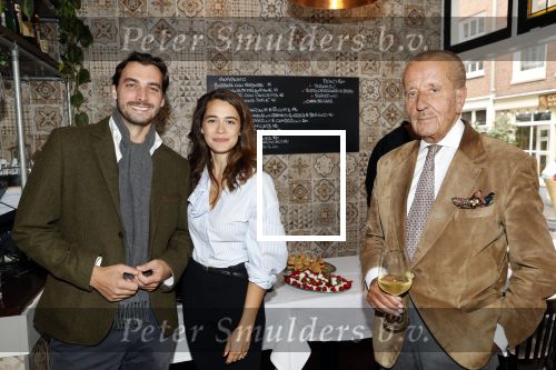 Amsterdam 27 september 2020
Expositie Davide Heijmans . De expositie heet 24/24 San remo en  hangt bij restaurant La Trattoria Di Donna Sofia in de Jordaan. Davide met partner Thierry Baudet