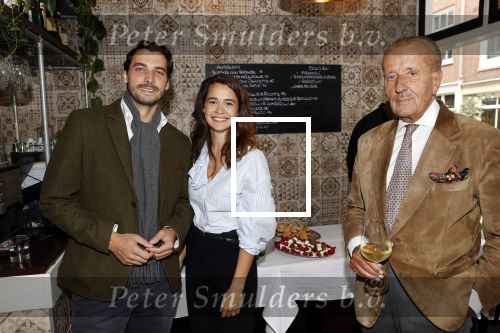 Amsterdam 27 september 2020
Expositie Davide Heijmans . De expositie heet 24/24 San remo en  hangt bij restaurant La Trattoria Di Donna Sofia in de Jordaan. Davide met partner Thierry Baudet