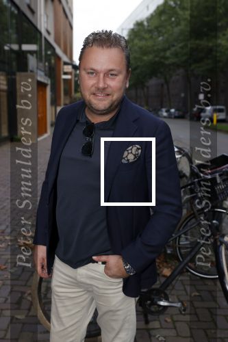 Amsterdam 29 september 2020
Presetatie Amsterdam XXXL magazine met Kim Feenstra op de cover. Wesly Bronkhorst met beste vriend Ray