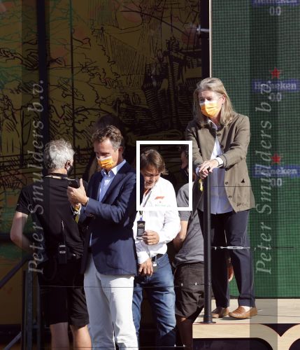 Zandvoort 5 september 2021
Grand Pris F1 op circuit Zandvoort . Aanwezig oa Koning Willem Alexander Koningin Maxima Prinses Amalia en prinses Alexia. Max Verstappen wint de GP Lewis Hamilton is 2e en Valteri Bottas 3e. Charlene de Carvalho Heineken rijkt de prijzen uit