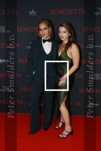 Amsterdam 12 oktober 2021
Premiere Benedetta  in Tuschinski. paul Verhoeven is de regisseur. Aiko Beemsterboer kwam met een kennis