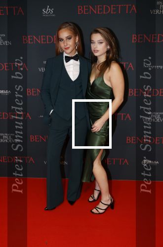 Amsterdam 12 oktober 2021
Premiere Benedetta  in Tuschinski. paul Verhoeven is de regisseur. Aiko Beemsterboer kwam met een kennis