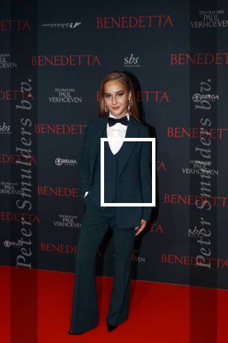 Amsterdam 12 oktober 2021
Premiere Benedetta  in Tuschinski. paul Verhoeven is de regisseur. Aiko Beemsterboer kwam met een kennis