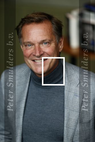 Amsterdam 30 september 2021
Boekpresentatie Jos Brink in Carre . Frank Sanders ontvangt het eerste boek uit handen van de schrijver Tom v d Oetelaar. Albert Verlinde