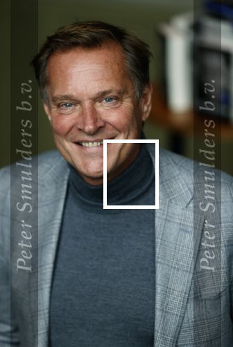 Amsterdam 30 september 2021
Boekpresentatie Jos Brink in Carre . Frank Sanders ontvangt het eerste boek uit handen van de schrijver Tom v d Oetelaar. Albert Verlinde