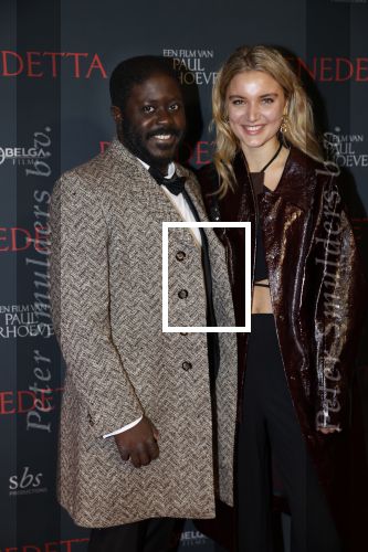 Amsterdam 12 oktober 2021
Premiere Benedetta  in Tuschinski. paul Verhoeven is de regisseur. Andre Dongelmans met een vriendin