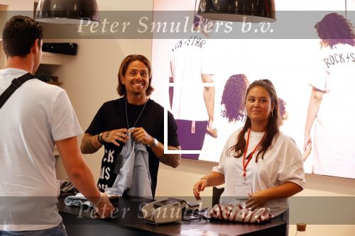Lelystad 3 september 2021
Andre Hazes en Djarno Hofland hebben een AH6 geopend in de outlet in lelystad.