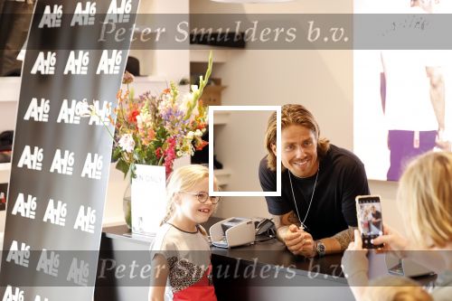 Lelystad 3 september 2021
Andre Hazes en Djarno Hofland hebben een AH6 geopend in de outlet in lelystad.
