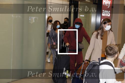 Amsterdam 17 oktober 2021
Andre Hazes en zijn moeder rachel Hazes rriveren op schiphol nadat Andre 4 weken in Spanje is geweest.