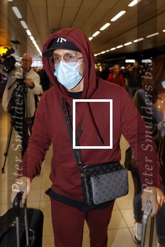 Amsterdam 17 oktober 2021
Andre Hazes en zijn moeder rachel Hazes rriveren op schiphol nadat Andre 4 weken in Spanje is geweest.