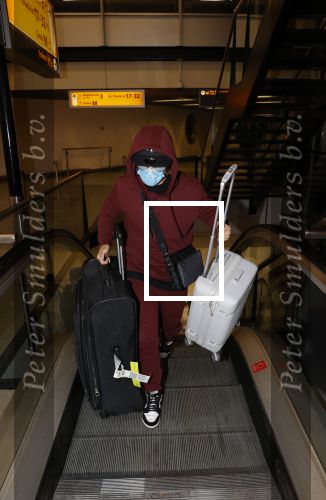 Amsterdam 17 oktober 2021
Andre Hazes en zijn moeder rachel Hazes rriveren op schiphol nadat Andre 4 weken in Spanje is geweest.
