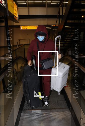 Amsterdam 17 oktober 2021
Andre Hazes en zijn moeder rachel Hazes rriveren op schiphol nadat Andre 4 weken in Spanje is geweest.