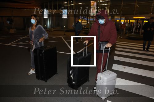 Amsterdam 17 oktober 2021
Andre Hazes en zijn moeder rachel Hazes rriveren op schiphol nadat Andre 4 weken in Spanje is geweest.