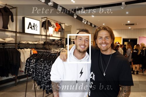 Lelystad 3 september 2021
Andre Hazes en Djarno Hofland hebben een AH6 geopend in de outlet in lelystad.