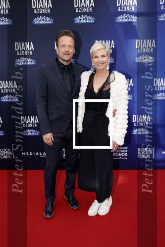 Amsterdam 12 september 2021
Premiere Diana en zonen in het deLaMar theater.
Anita Wiytzier kwam met haar man