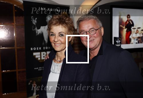 Volendam 12 oktober 2021
Boekpresentatie Jan Keizer bij Hotel Spaander in Volendam . Alle oude bendleden van BZN zijn aanwezig zoals Annie Schilder Carola Smit Jan Tuijp Jack Veerman Thomas Tol Dick Plat