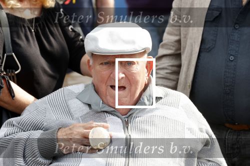 Vlaardingen 17 september 2021
Bas v Toor viert zijn 86e verjaardag . Er is een defile met Bassie en Adriaan auto\'s. Ook de vrouw van Bas , Coby zijn dochter Liesbeth en schoonzoon Evert waren aanwezig.