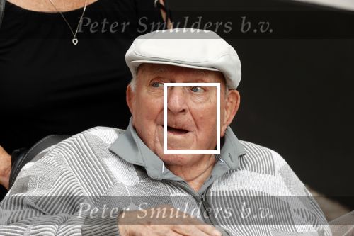 Vlaardingen 17 september 2021
Bas v Toor viert zijn 86e verjaardag . Er is een defile met Bassie en Adriaan auto\'s. Ook de vrouw van Bas , Coby zijn dochter Liesbeth en schoonzoon Evert waren aanwezig.