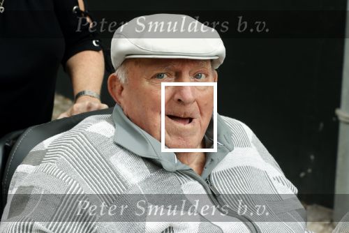 Vlaardingen 17 september 2021
Bas v Toor viert zijn 86e verjaardag . Er is een defile met Bassie en Adriaan auto\'s. Ook de vrouw van Bas , Coby zijn dochter Liesbeth en schoonzoon Evert waren aanwezig.