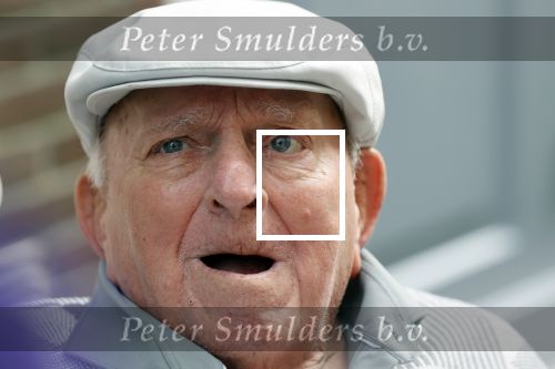 Vlaardingen 17 september 2021
Bas v Toor viert zijn 86e verjaardag . Er is een defile met Bassie en Adriaan auto\'s. Ook de vrouw van Bas , Coby zijn dochter Liesbeth en schoonzoon Evert waren aanwezig.