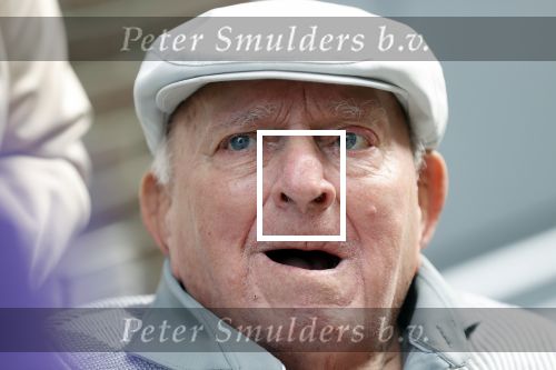 Vlaardingen 17 september 2021
Bas v Toor viert zijn 86e verjaardag . Er is een defile met Bassie en Adriaan auto\'s. Ook de vrouw van Bas , Coby zijn dochter Liesbeth en schoonzoon Evert waren aanwezig.