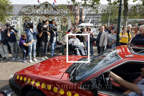 Vlaardingen 17 september 2021
Bas v Toor viert zijn 86e verjaardag . Er is een defile met Bassie en Adriaan auto\'s. Ook de vrouw van Bas , Coby zijn dochter Liesbeth en schoonzoon Evert waren aanwezig.