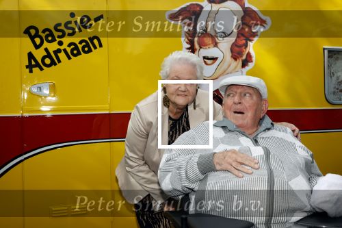 Vlaardingen 17 september 2021
Bas v Toor viert zijn 86e verjaardag . Er is een defile met Bassie en Adriaan auto\'s. Ook de vrouw van Bas , Coby zijn dochter Liesbeth en schoonzoon Evert waren aanwezig.