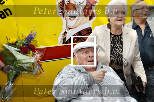 Vlaardingen 17 september 2021
Bas v Toor viert zijn 86e verjaardag . Er is een defile met Bassie en Adriaan auto\'s. Ook de vrouw van Bas , Coby zijn dochter Liesbeth en schoonzoon Evert waren aanwezig.