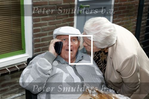 Vlaardingen 17 september 2021
Bas v Toor viert zijn 86e verjaardag . Er is een defile met Bassie en Adriaan auto\'s. Ook de vrouw van Bas , Coby zijn dochter Liesbeth en schoonzoon Evert waren aanwezig.