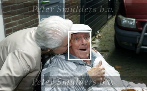 Vlaardingen 17 september 2021
Bas v Toor viert zijn 86e verjaardag . Er is een defile met Bassie en Adriaan auto\'s. Ook de vrouw van Bas , Coby zijn dochter Liesbeth en schoonzoon Evert waren aanwezig.