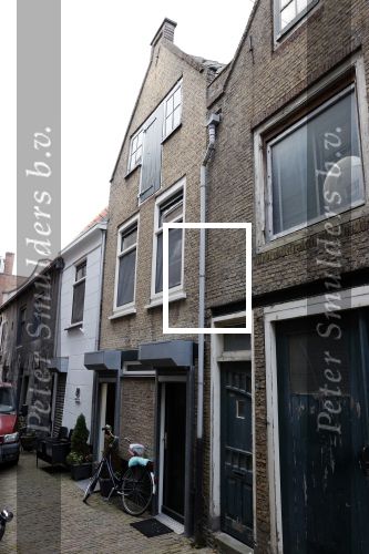 Vlaardingen 17 september 2021
Bas v Toor viert zijn 86e verjaardag . Er is een defile met Bassie en Adriaan auto\'s. Ook de vrouw van Bas , Coby zijn dochter Liesbeth en schoonzoon Evert waren aanwezig. Het huis van Bas