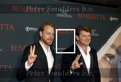 Amsterdam 12 oktober 2021
Premiere Benedetta  in Tuschinski. paul Verhoeven is de regisseur. Beau v Erven Dorens met Mark v Eeuwen