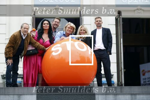 Amsterdam 2 september 2021
Aftrap van Stoptober bij Vondel CS.
Aanwezig Patricia PaaY Hans Klok Bill v Dijk  Louisa en Rowan en Patrick Martens .