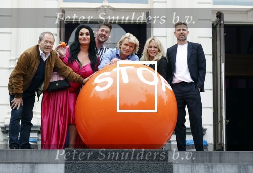 Amsterdam 2 september 2021
Aftrap van Stoptober bij Vondel CS.
Aanwezig Patricia PaaY Hans Klok Bill v Dijk  Louisa en Rowan en Patrick Martens .