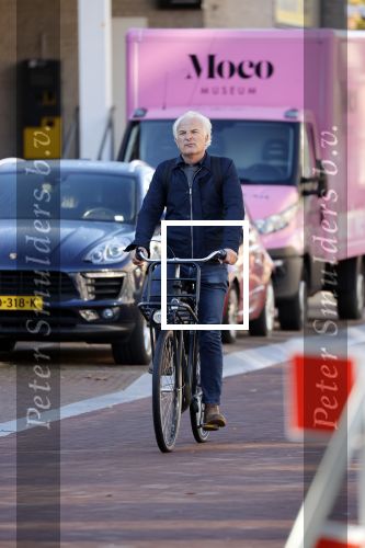 Amsterdam 4 oktober 2021
Bob Sikkes op zijn fiets in Amsterdam zuid.