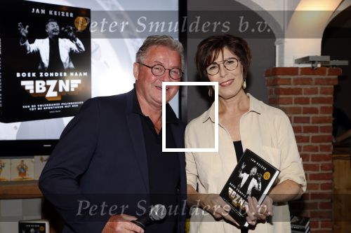 Volendam 12 oktober 2021
Boekpresentatie Jan Keizer bij Hotel Spaander in Volendam . Alle oude bendleden van BZN zijn aanwezig zoals Annie Schilder Carola Smit Jan Tuijp Jack Veerman Thomas Tol Dick Plat