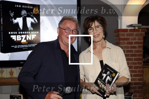 Volendam 12 oktober 2021
Boekpresentatie Jan Keizer bij Hotel Spaander in Volendam . Alle oude bendleden van BZN zijn aanwezig zoals Annie Schilder Carola Smit Jan Tuijp Jack Veerman Thomas Tol Dick Plat