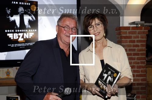 Volendam 12 oktober 2021
Boekpresentatie Jan Keizer bij Hotel Spaander in Volendam . Alle oude bendleden van BZN zijn aanwezig zoals Annie Schilder Carola Smit Jan Tuijp Jack Veerman Thomas Tol Dick Plat