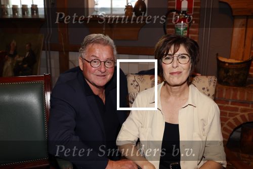 Volendam 12 oktober 2021
Boekpresentatie Jan Keizer bij Hotel Spaander in Volendam . Alle oude bendleden van BZN zijn aanwezig zoals Annie Schilder Carola Smit Jan Tuijp Jack Veerman Thomas Tol Dick Plat