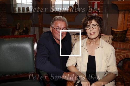 Volendam 12 oktober 2021
Boekpresentatie Jan Keizer bij Hotel Spaander in Volendam . Alle oude bendleden van BZN zijn aanwezig zoals Annie Schilder Carola Smit Jan Tuijp Jack Veerman Thomas Tol Dick Plat