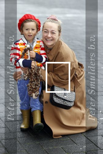 Amsterdam 3 oktober 2021
Premiere grote sinterklaasfilm in Pathe Noord. carolien Spoor met zoontje