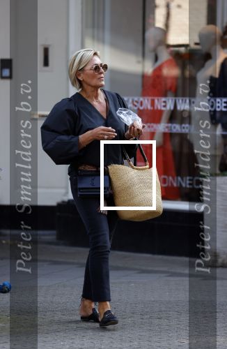 Amsterdam 17 september 2021
Caroline Tensen  doet boodschappen op de cornelis schuytstraat