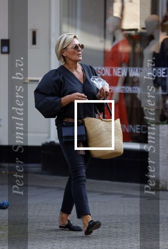Amsterdam 17 september 2021
Caroline Tensen  doet boodschappen op de cornelis schuytstraat