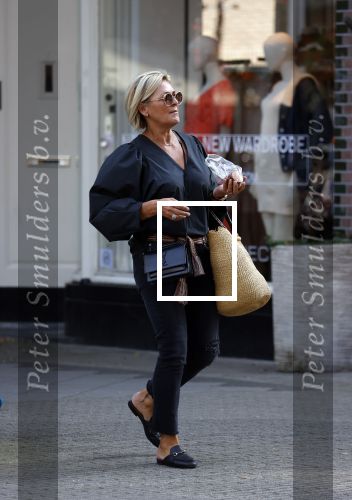 Amsterdam 17 september 2021
Caroline Tensen  doet boodschappen op de cornelis schuytstraat